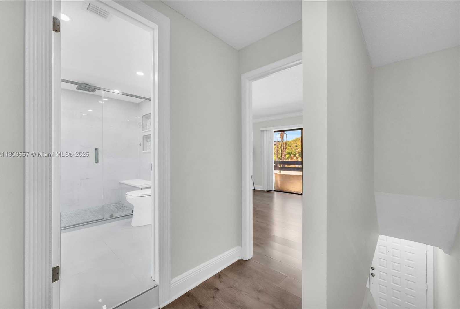 Small Image of 10102 SOUTH WEST 77TH CT, Miami Number 40