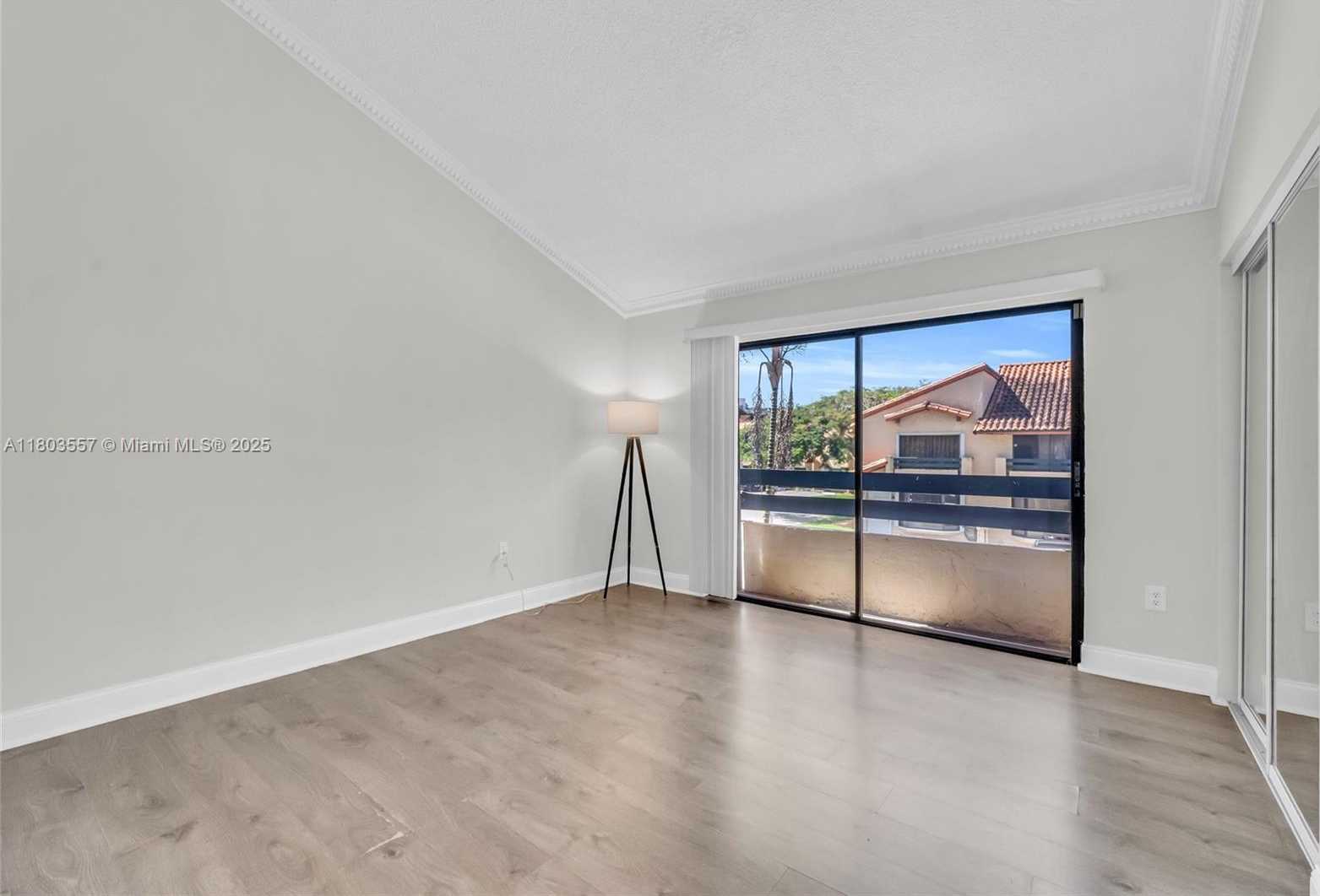 Small Image of 10102 SOUTH WEST 77TH CT, Miami Number 42