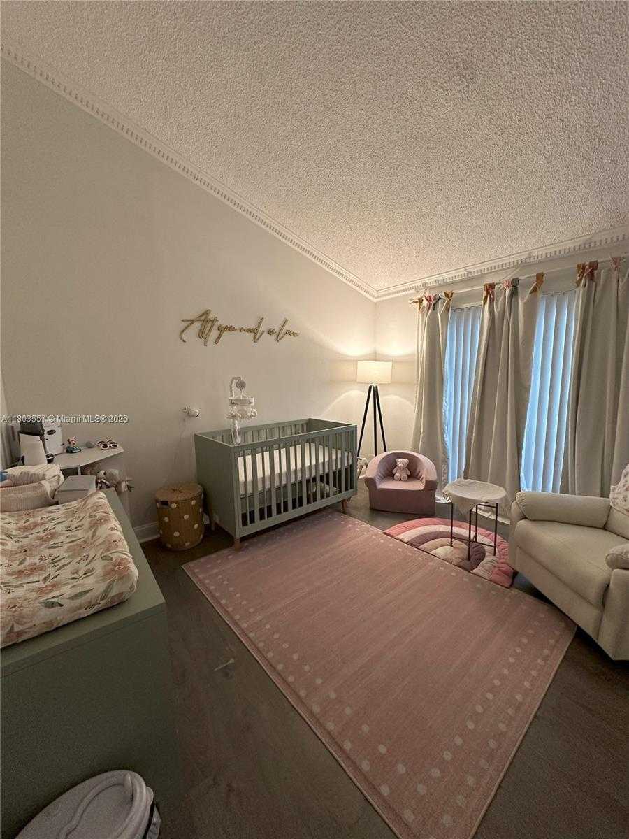 Small Image of 10102 SOUTH WEST 77TH CT, Miami Number 43