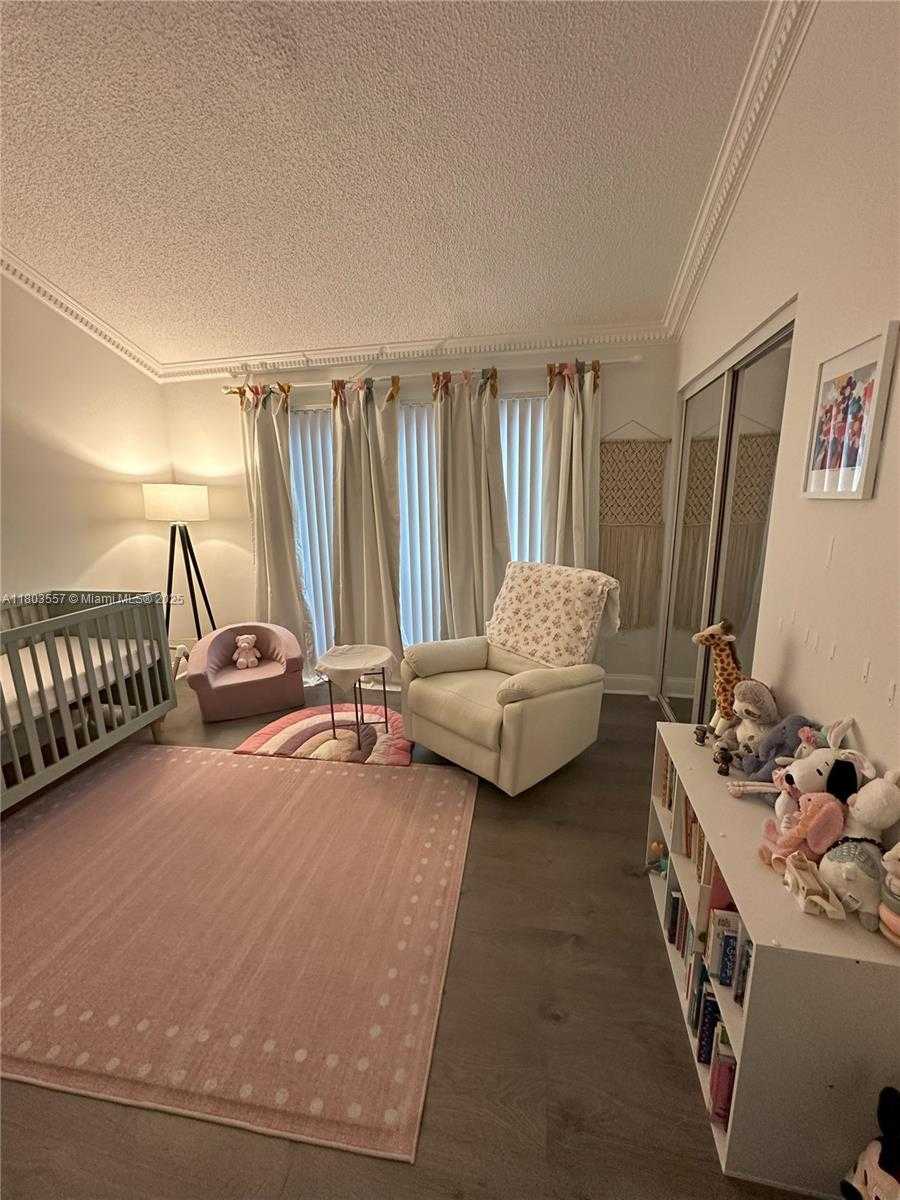 Small Image of 10102 SOUTH WEST 77TH CT, Miami Number 44