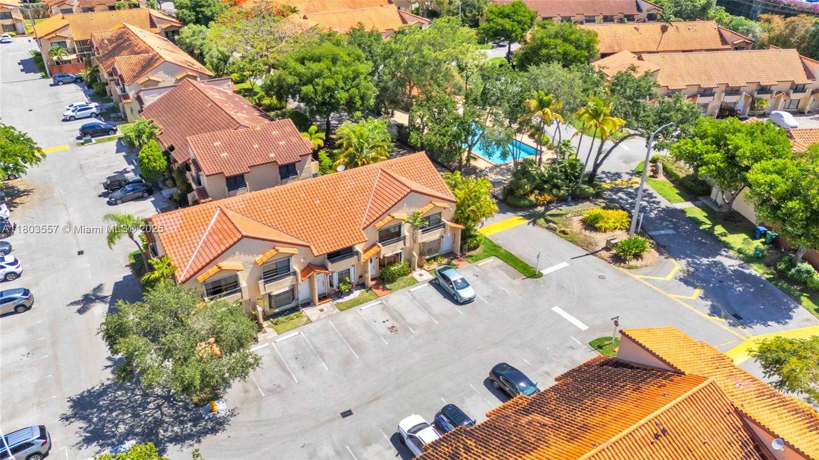 Small Image of 10102 SOUTH WEST 77TH CT, Miami Number 47
