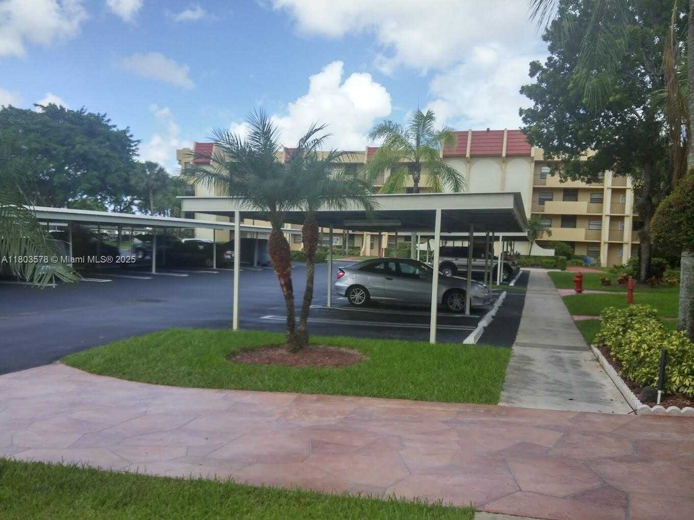 Small Image of 23344 CAROLWOOD LN #106, Boca Raton Number 19