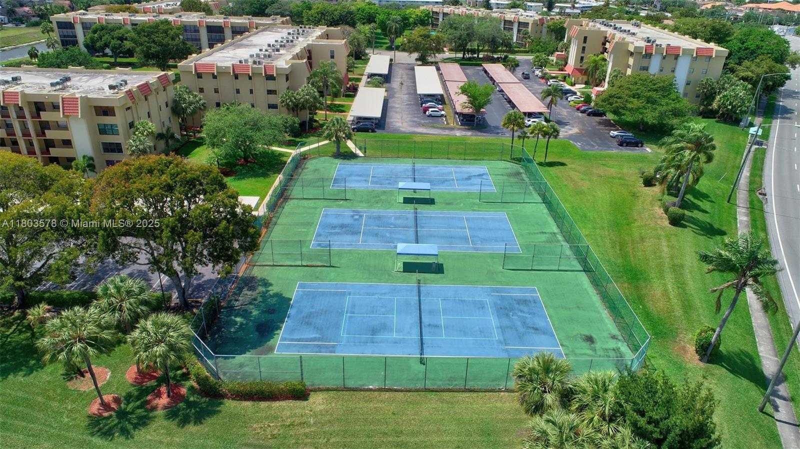Small Image of 23344 CAROLWOOD LN #106, Boca Raton Number 5