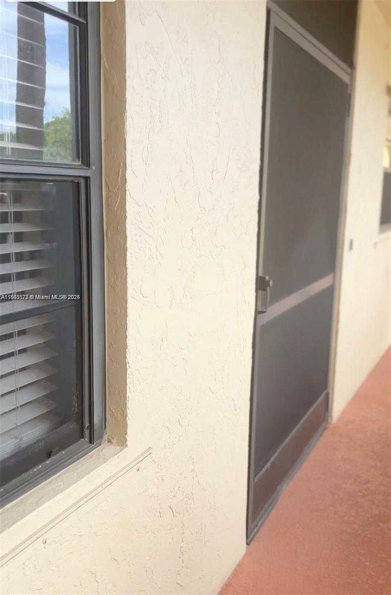 Small Image of 23344 CAROLWOOD LN #106, Boca Raton Number 6