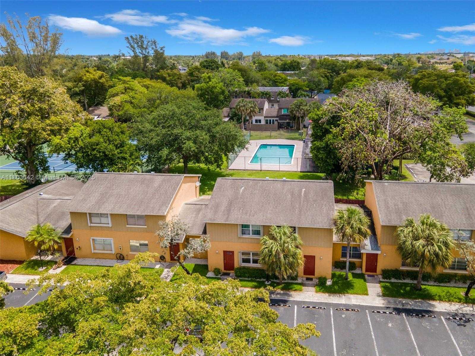 Small Image of 7329 WEST SUNRISE BLVD #7329, Plantation Number 13