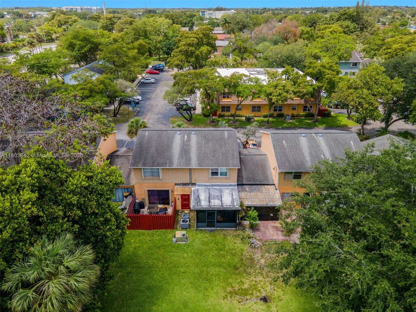 Small Image of 7329 WEST SUNRISE BLVD #7329, Plantation Number 15