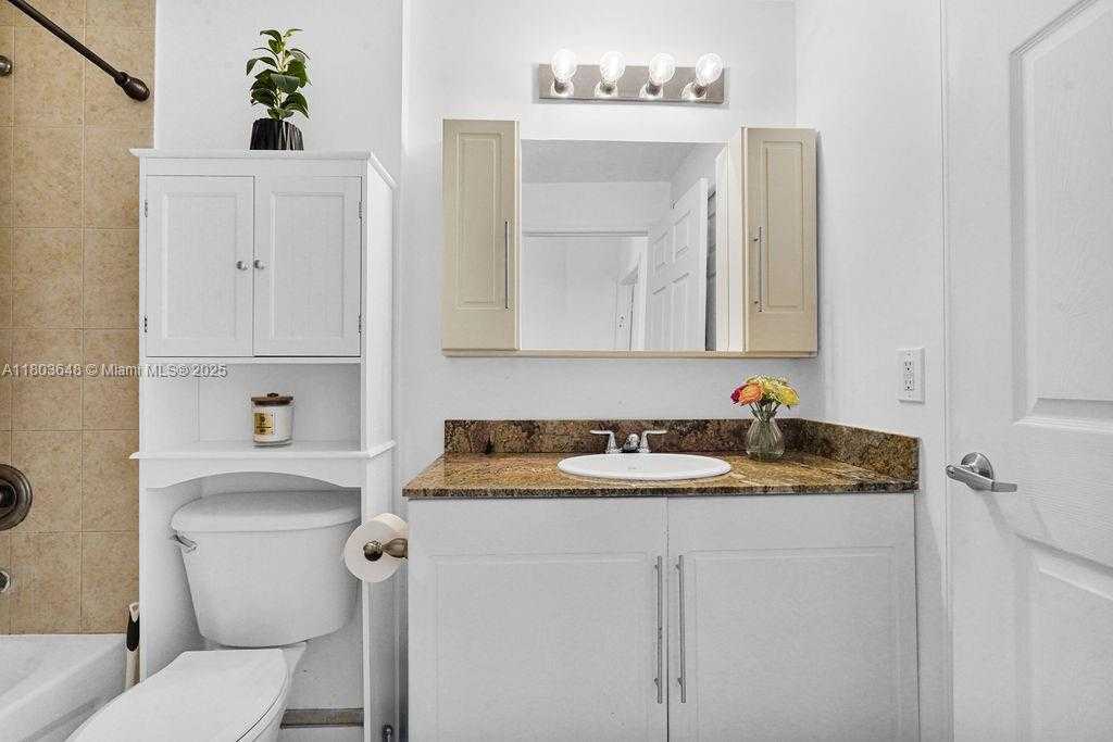Small Image of 275 NORTH EAST 18TH ST #306, Miami Number 12