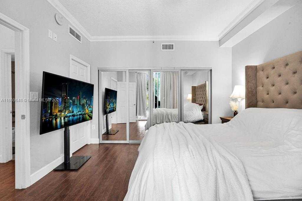 Small Image of 275 NORTH EAST 18TH ST #306, Miami Number 9