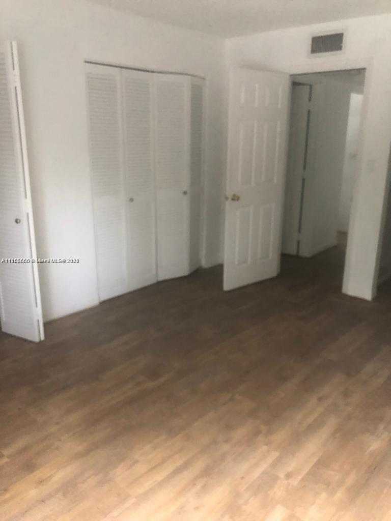 Small Image of 250 180TH DR #108, Sunny Isles Beach Number 14