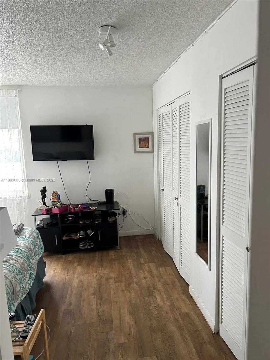 Small Image of 250 180TH DR #108, Sunny Isles Beach Number 19