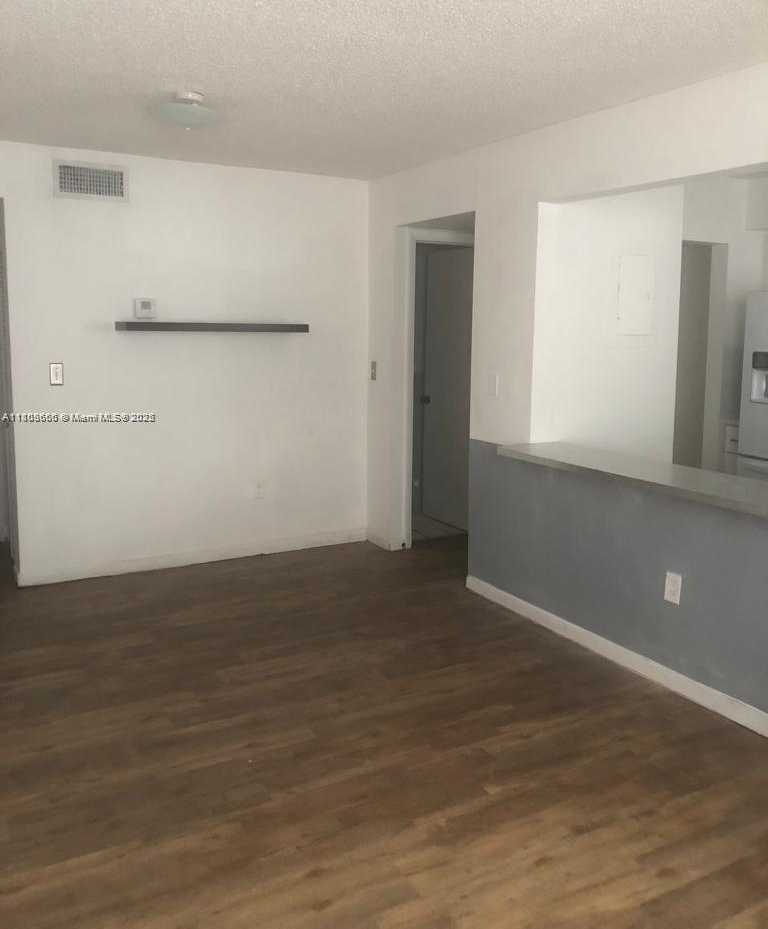 Small Image of 250 180TH DR #108, Sunny Isles Beach Number 2