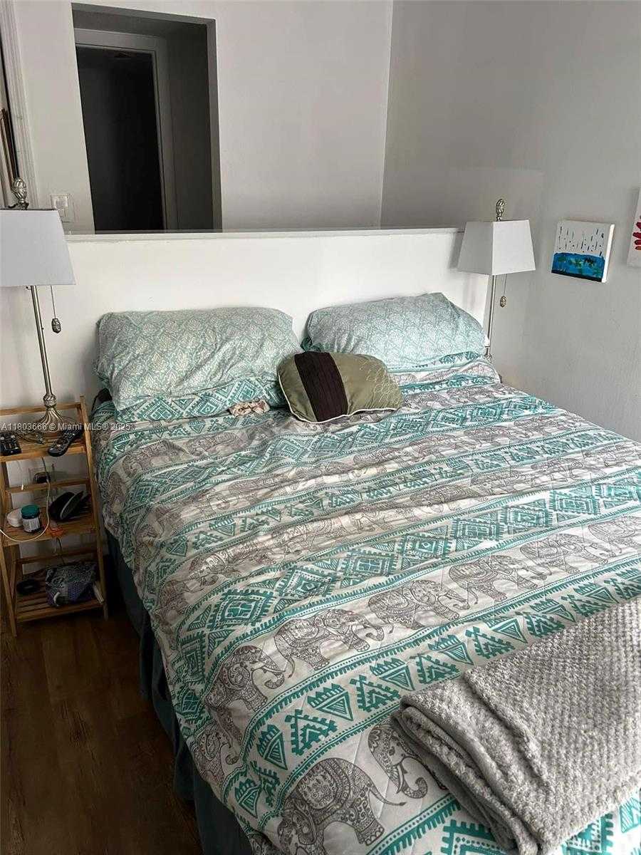 Small Image of 250 180TH DR #108, Sunny Isles Beach Number 20