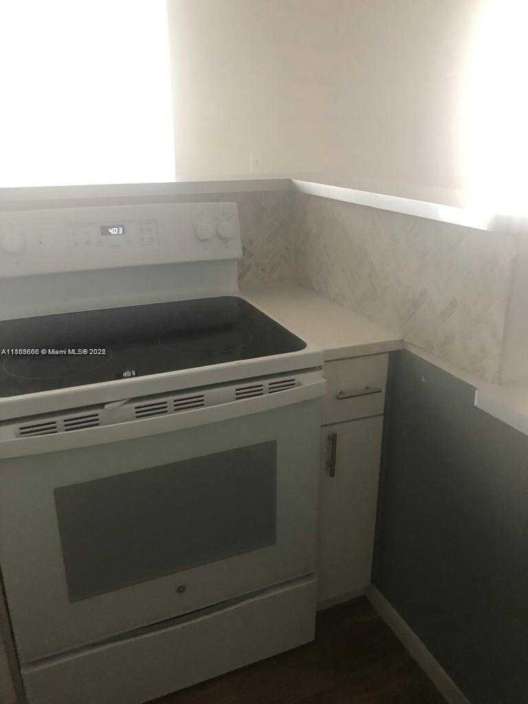 Small Image of 250 180TH DR #108, Sunny Isles Beach Number 6