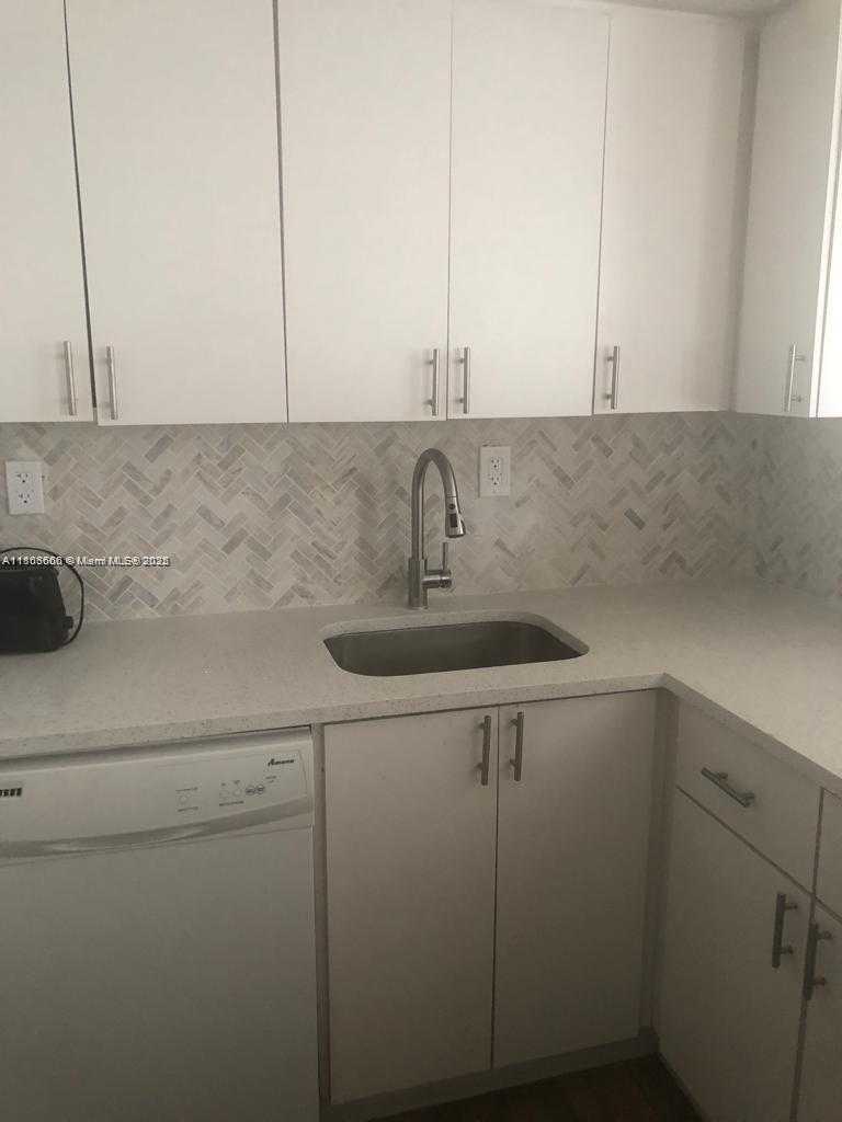 Small Image of 250 180TH DR #108, Sunny Isles Beach Number 7