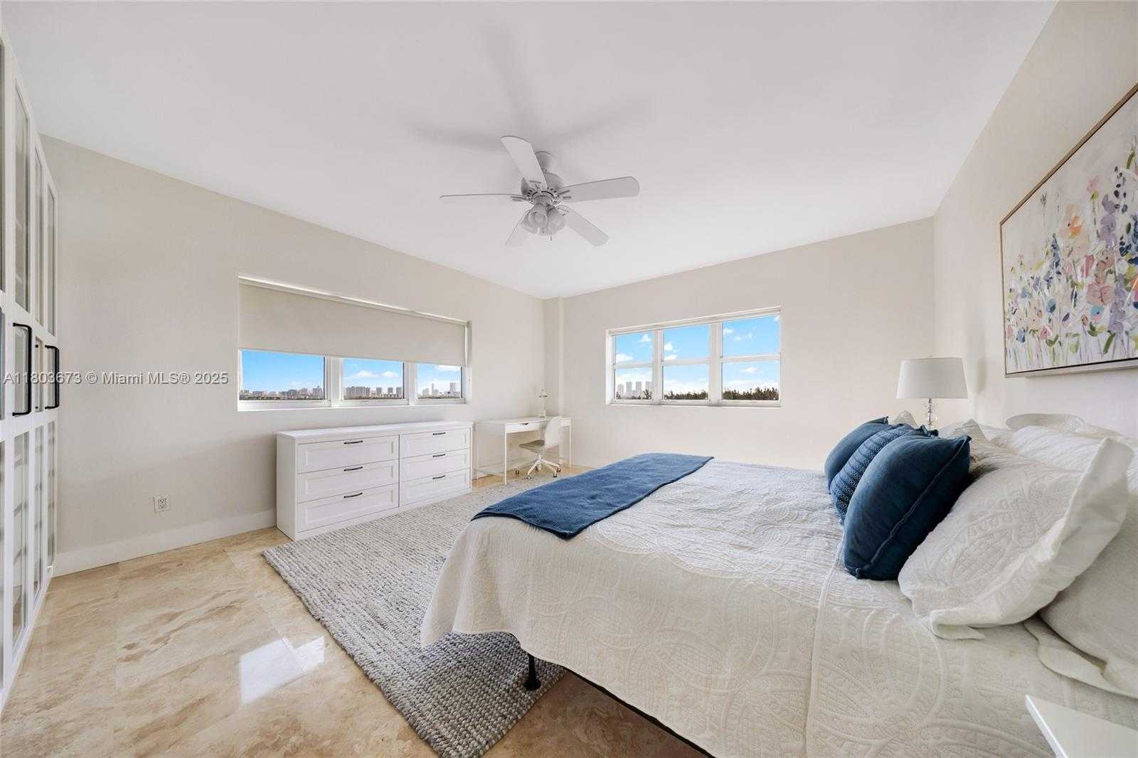 Small Image of 14951 ROYAL OAKS LN #901, North Miami Number 19