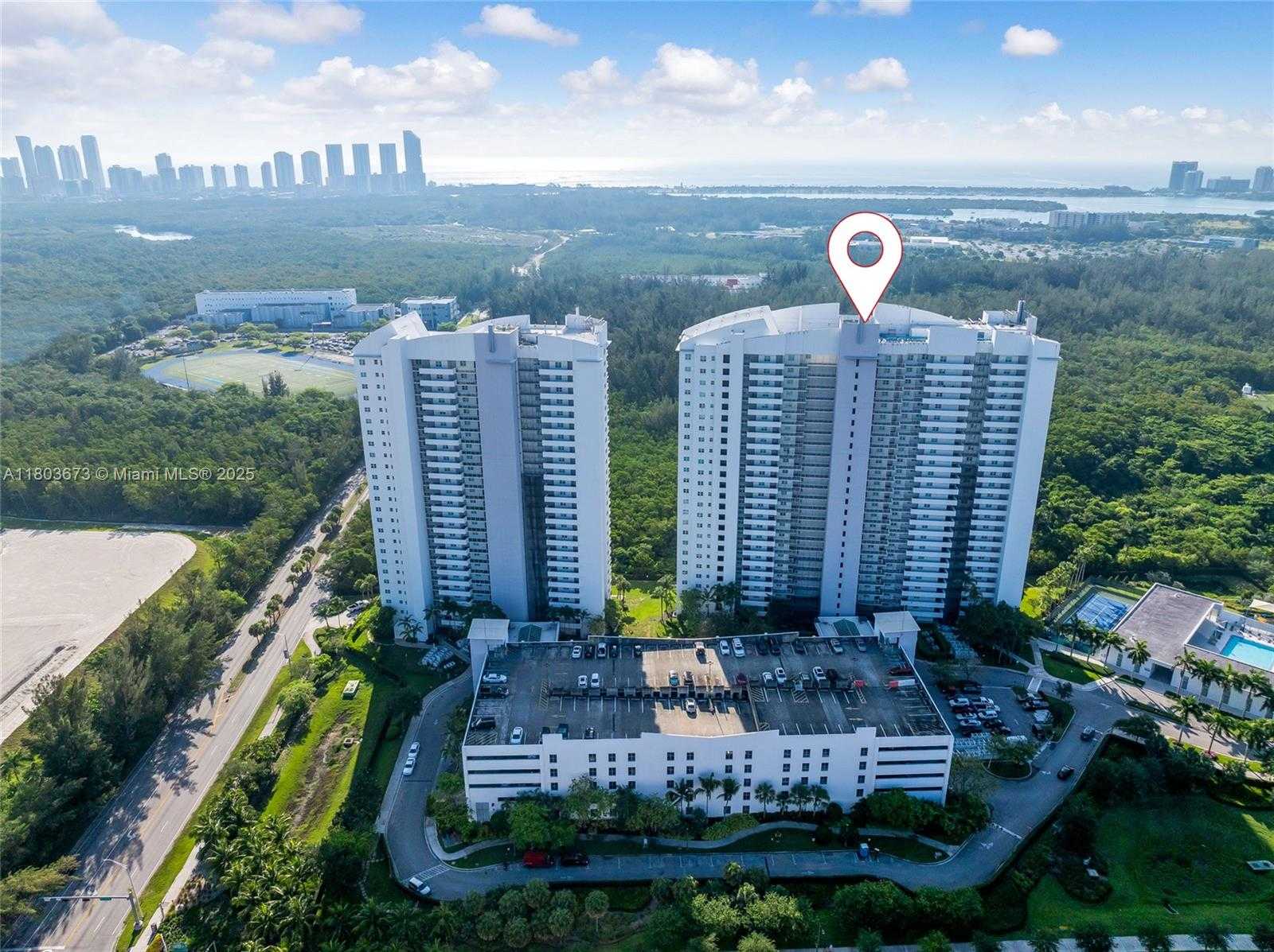 Small Image of 14951 ROYAL OAKS LN #901, North Miami Number 35