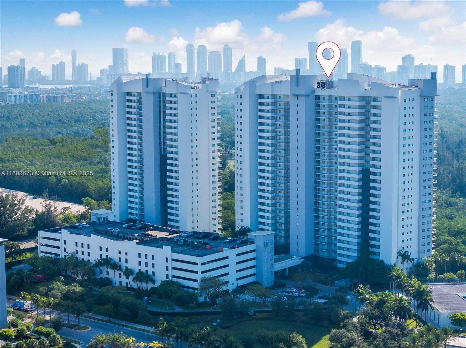 Small Image of 14951 ROYAL OAKS LN #901, North Miami Number 37