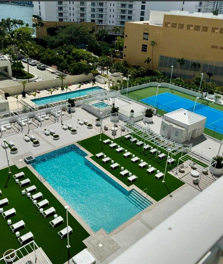 Small Image of 770 #1216, Miami Number 10