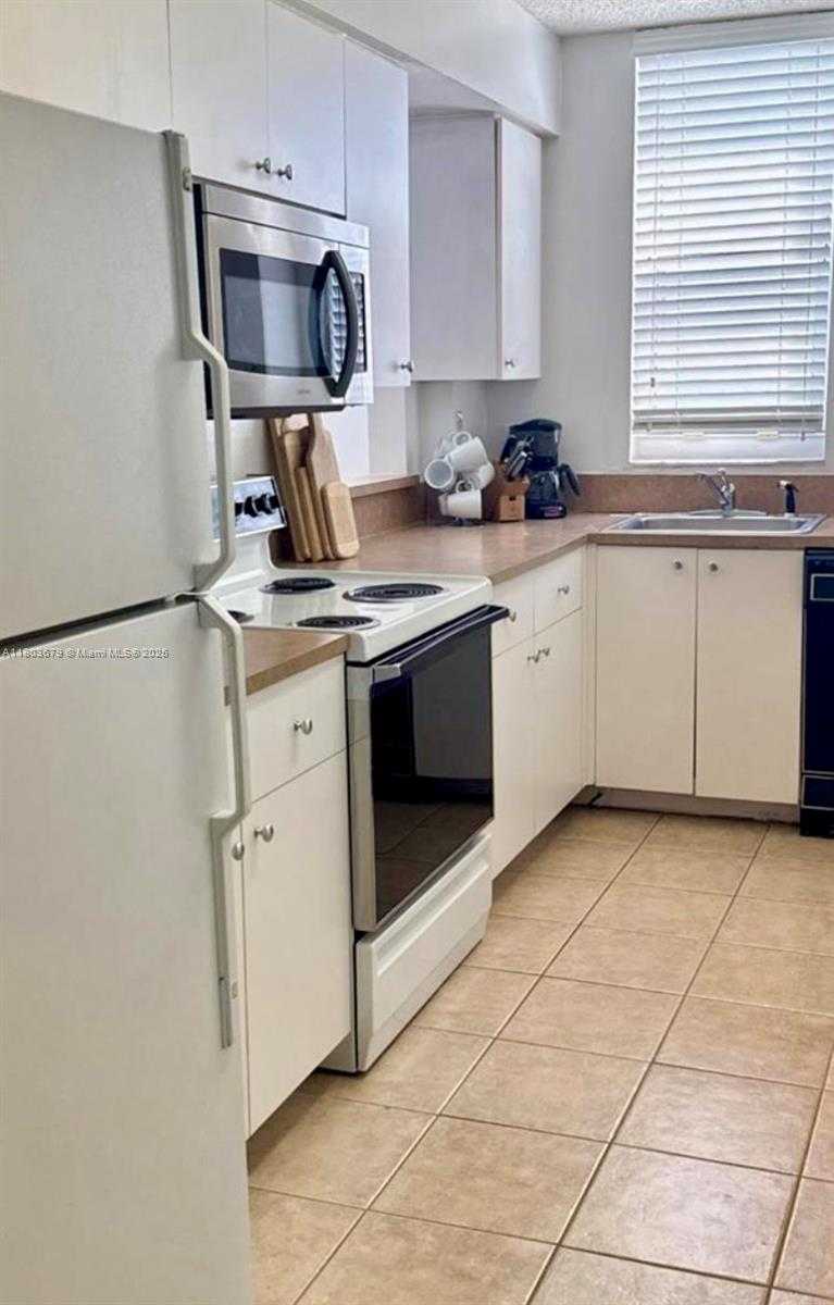 Small Image of 770 #1216, Miami Number 11