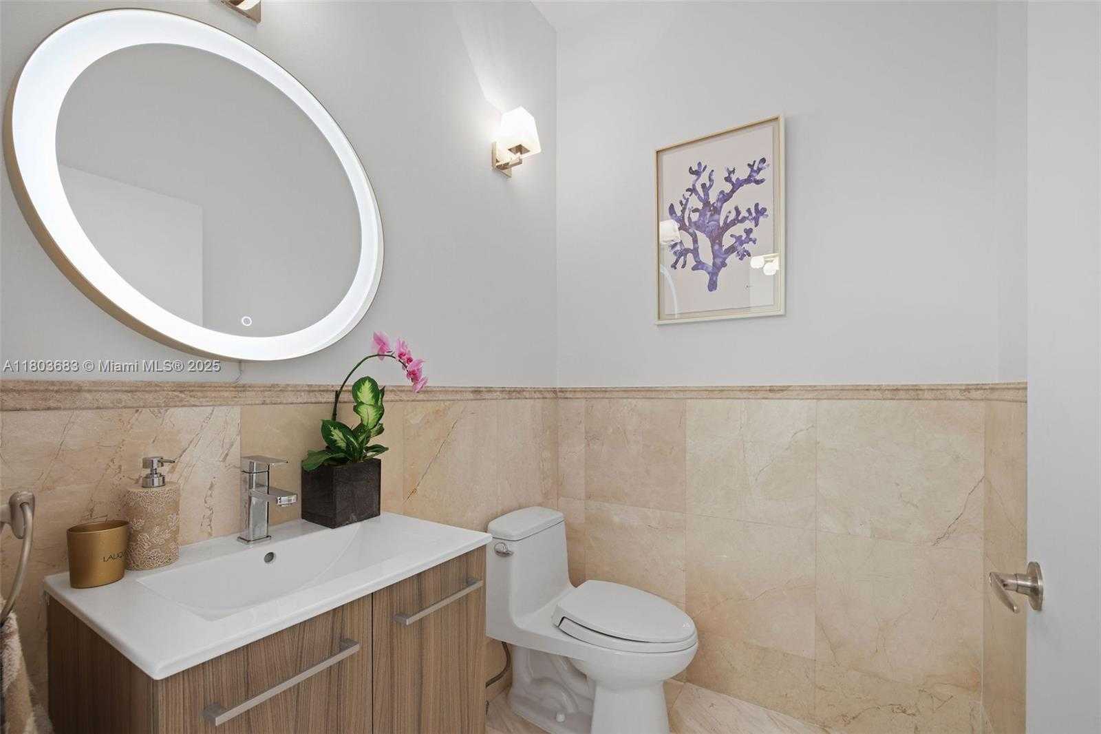Small Image of 2001 MERIDIAN AVE #528, Miami Beach Number 18