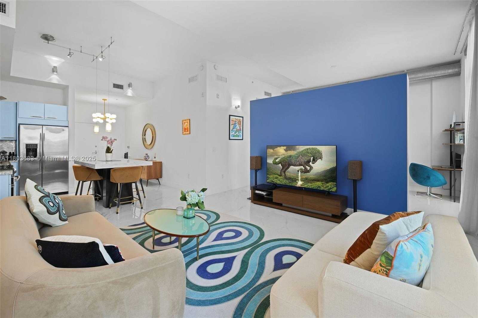 Small Image of 2001 MERIDIAN AVE #528, Miami Beach Number 2