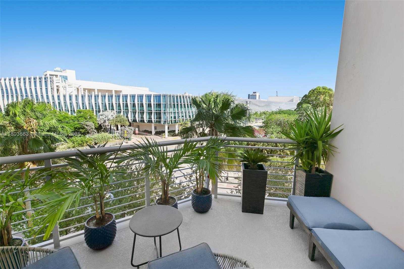 Small Image of 2001 MERIDIAN AVE #528, Miami Beach Number 21