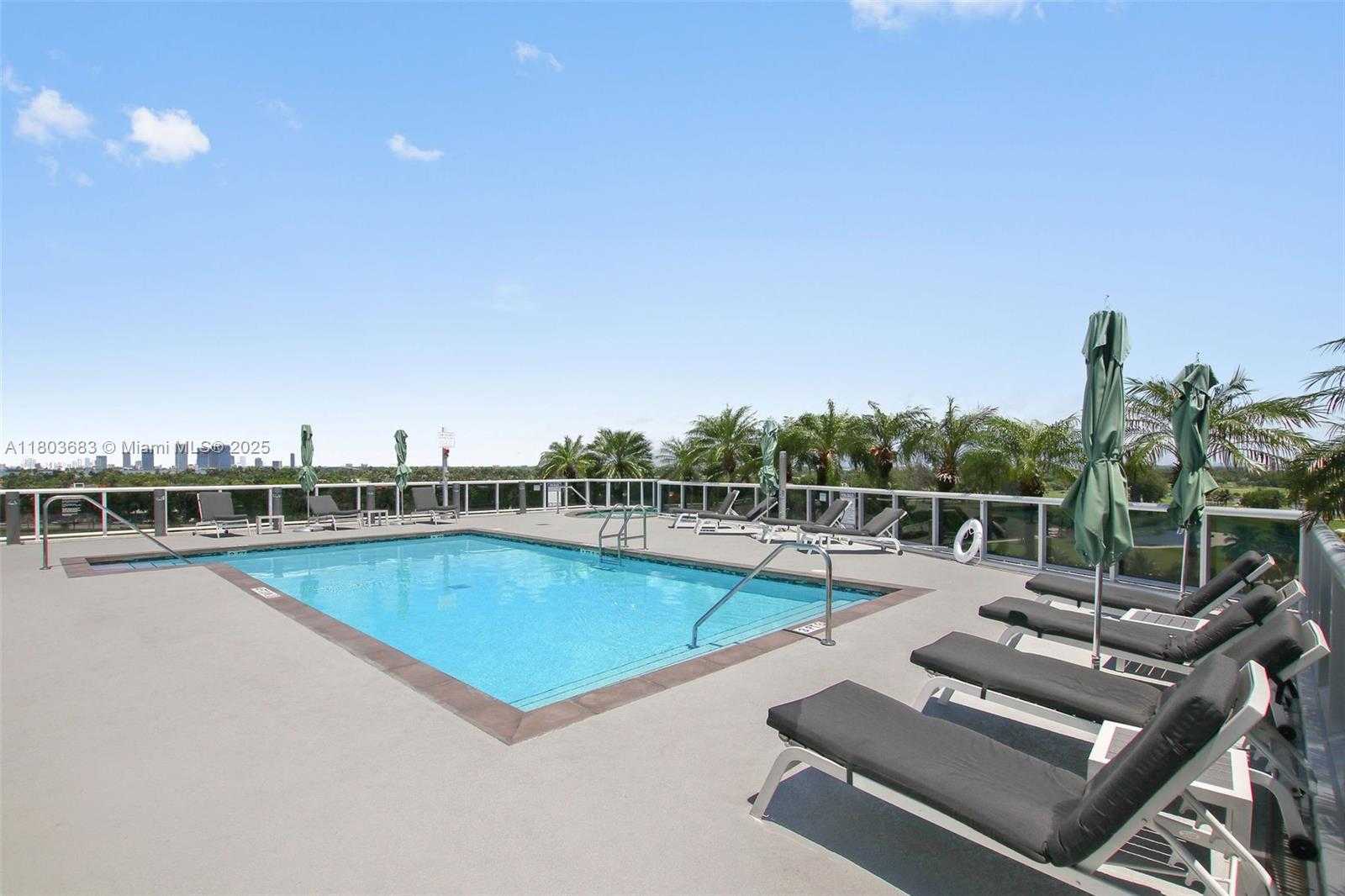 Small Image of 2001 MERIDIAN AVE #528, Miami Beach Number 30