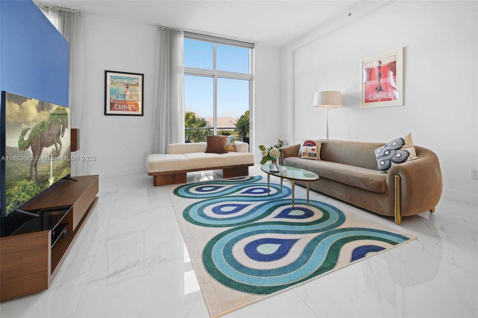Small Image of 2001 MERIDIAN AVE #528, Miami Beach Number 4