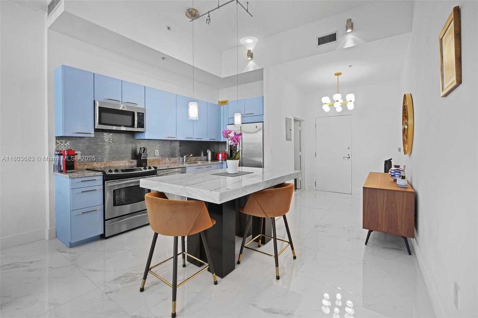 Small Image of 2001 MERIDIAN AVE #528, Miami Beach Number 7