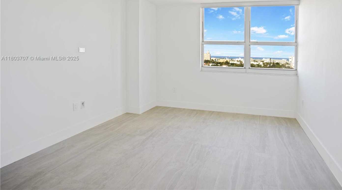 Small Image of 650 WEST AVE #1404, Miami Beach Number 10