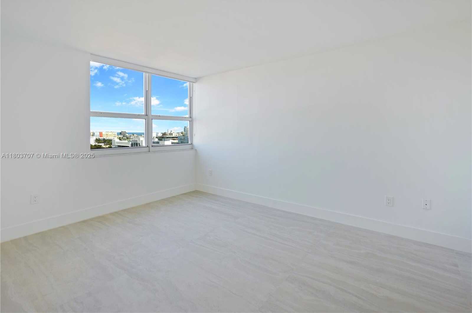 Small Image of 650 WEST AVE #1404, Miami Beach Number 12