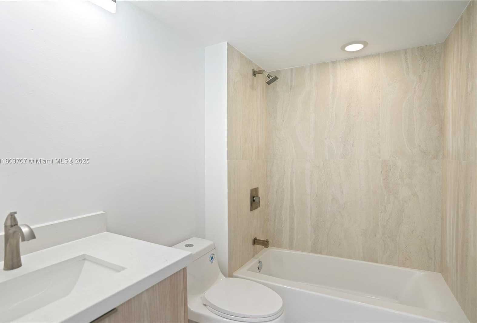 Small Image of 650 WEST AVE #1404, Miami Beach Number 6