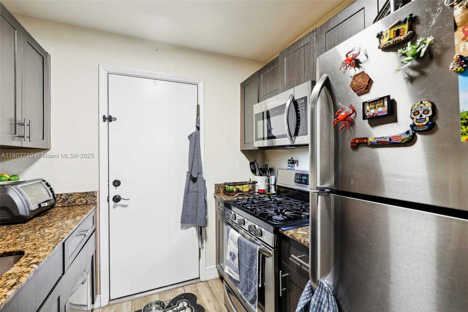 Small Image of 14500 SOUTH WEST 88TH AVE #104, Palmetto Bay Number 10