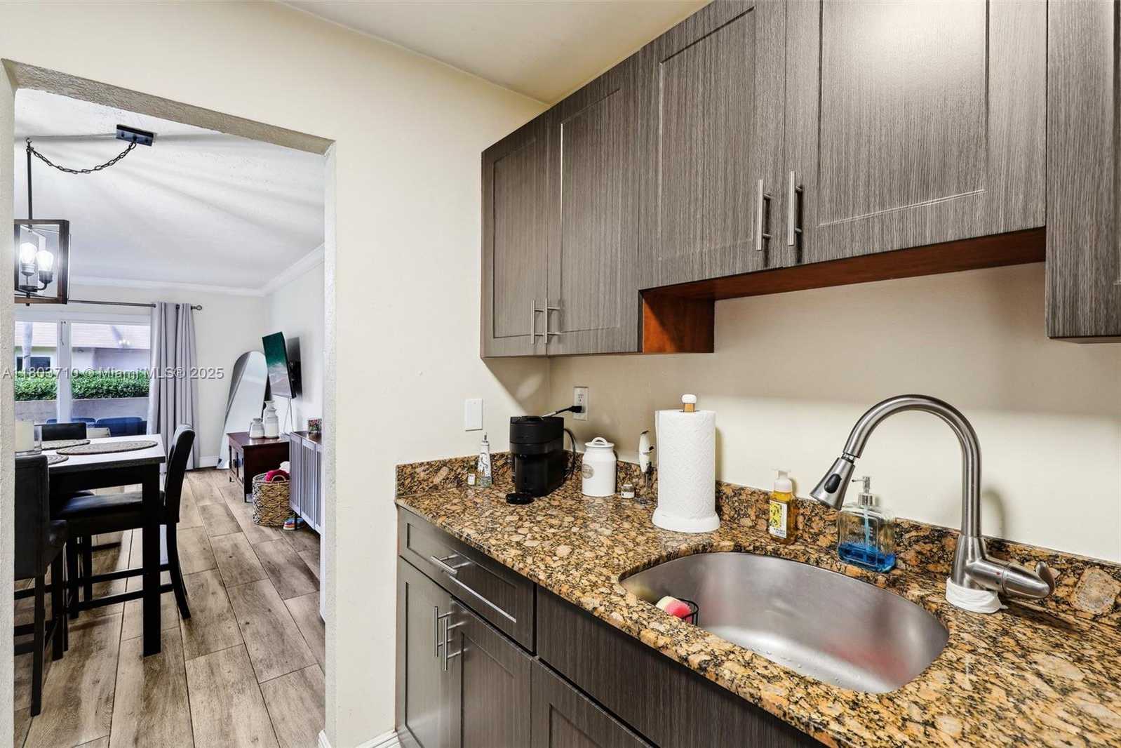 Small Image of 14500 SOUTH WEST 88TH AVE #104, Palmetto Bay Number 11