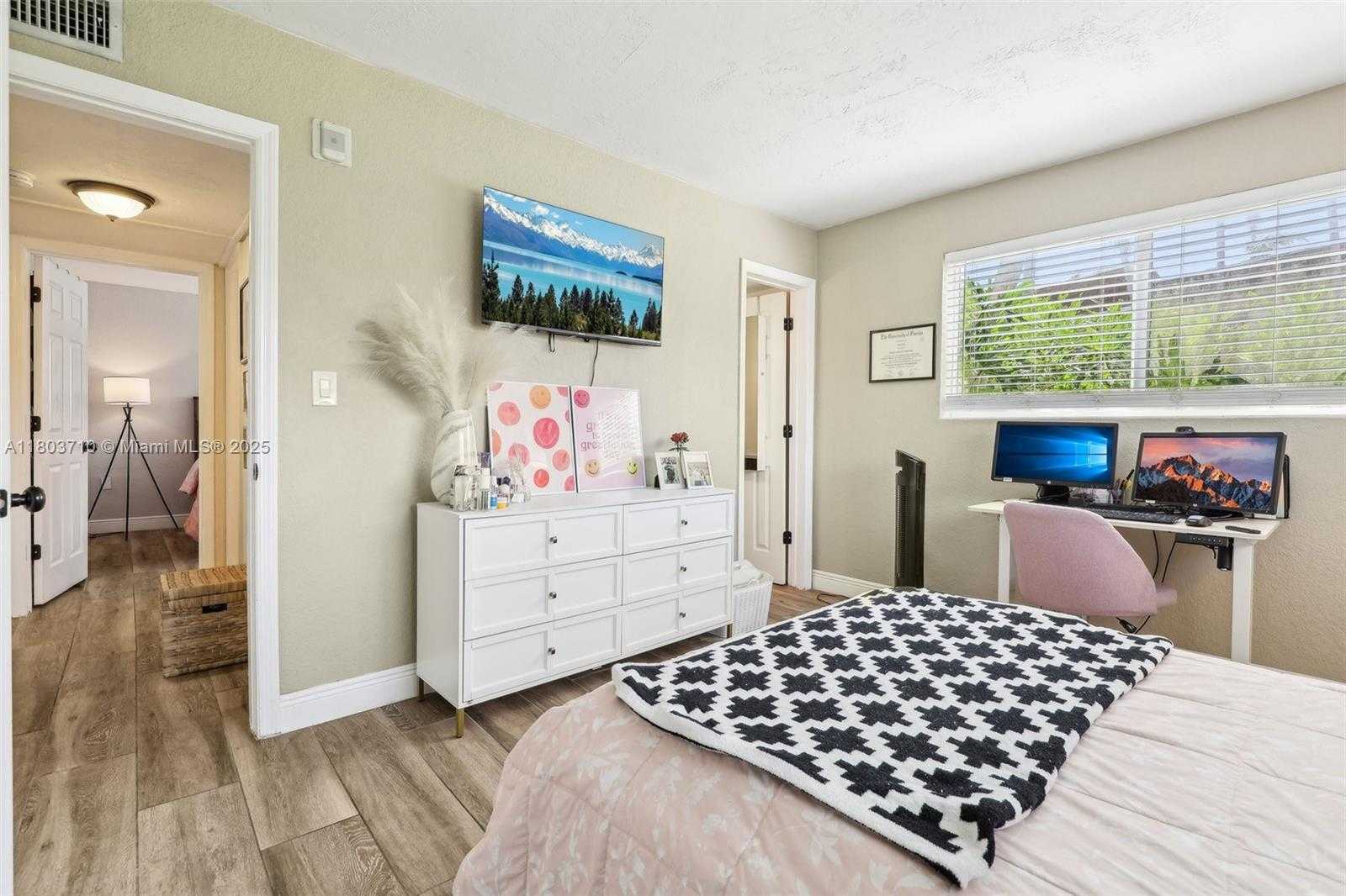 Small Image of 14500 SOUTH WEST 88TH AVE #104, Palmetto Bay Number 16