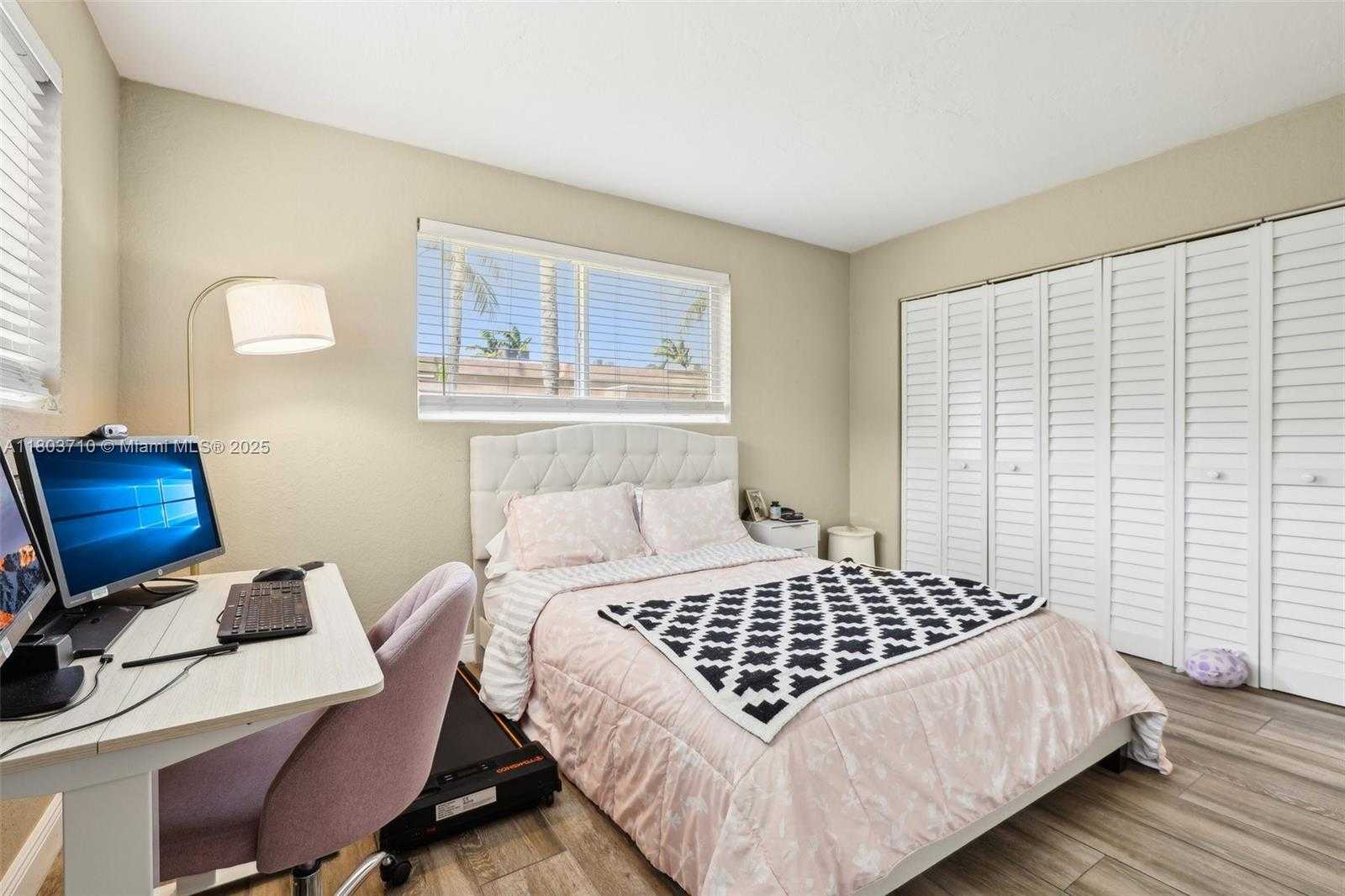 Small Image of 14500 SOUTH WEST 88TH AVE #104, Palmetto Bay Number 17