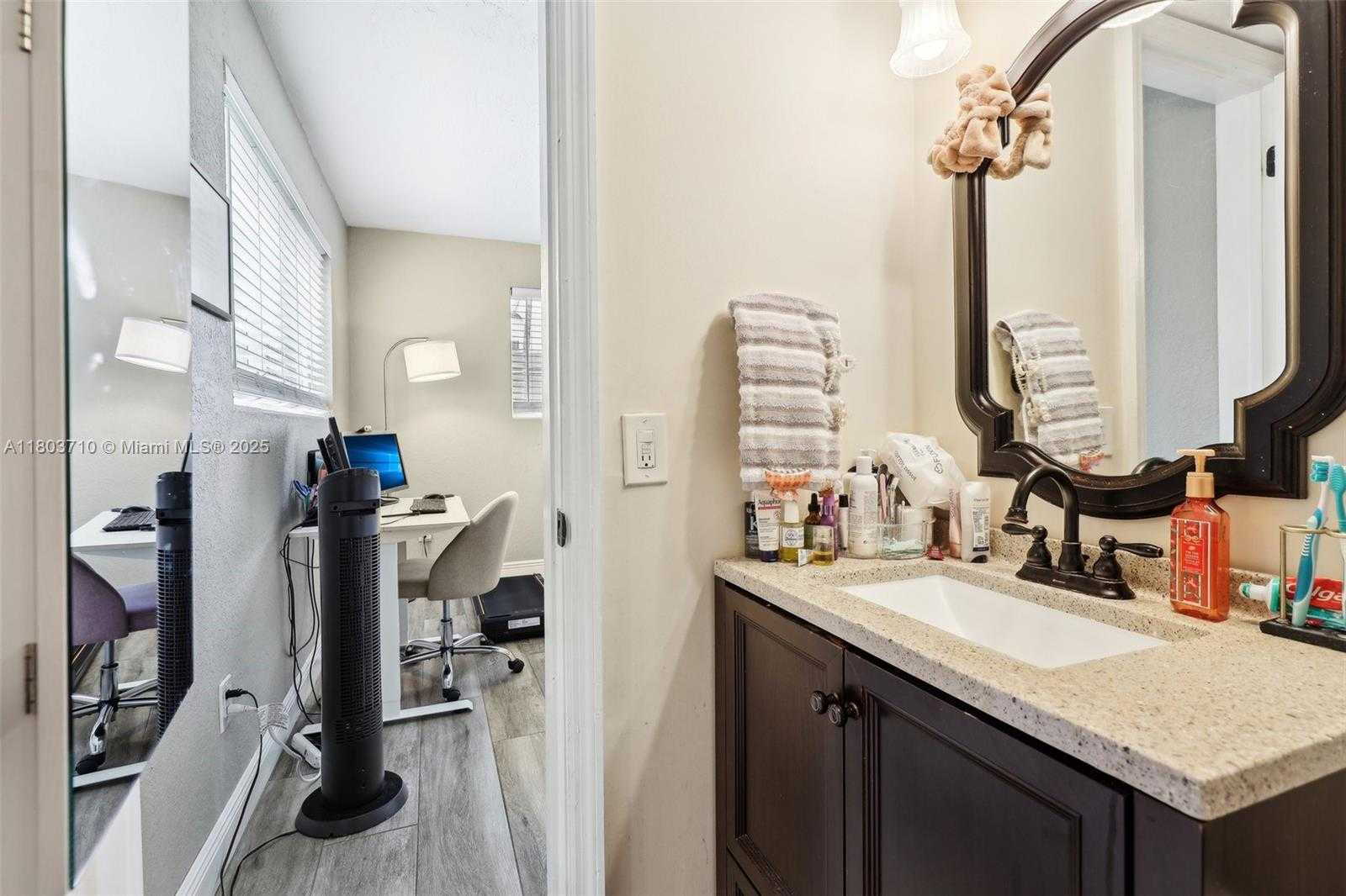 Small Image of 14500 SOUTH WEST 88TH AVE #104, Palmetto Bay Number 19