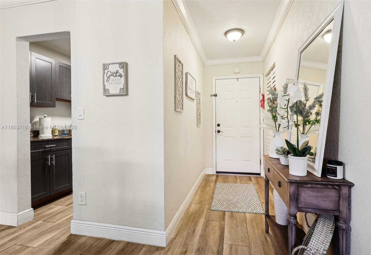 Small Image of 14500 SOUTH WEST 88TH AVE #104, Palmetto Bay Number 2