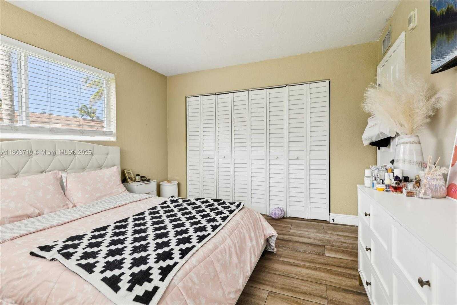 Small Image of 14500 SOUTH WEST 88TH AVE #104, Palmetto Bay Number 20