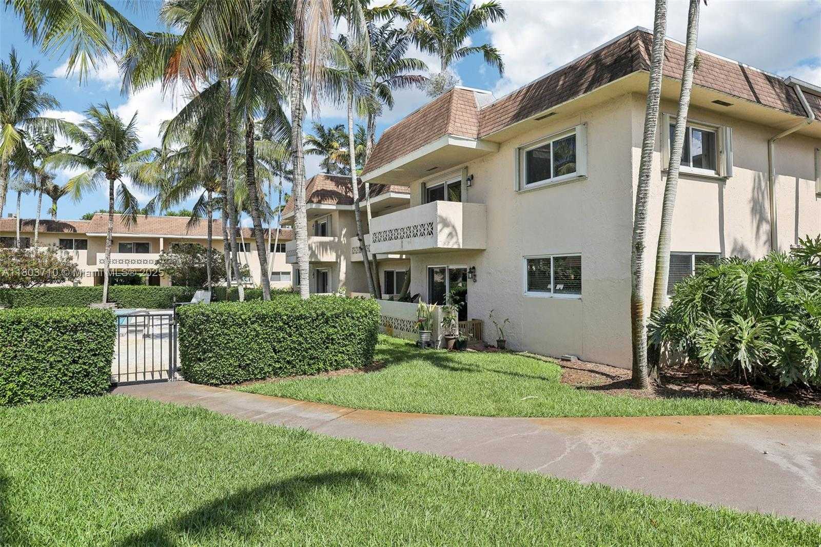 Small Image of 14500 SOUTH WEST 88TH AVE #104, Palmetto Bay Number 22