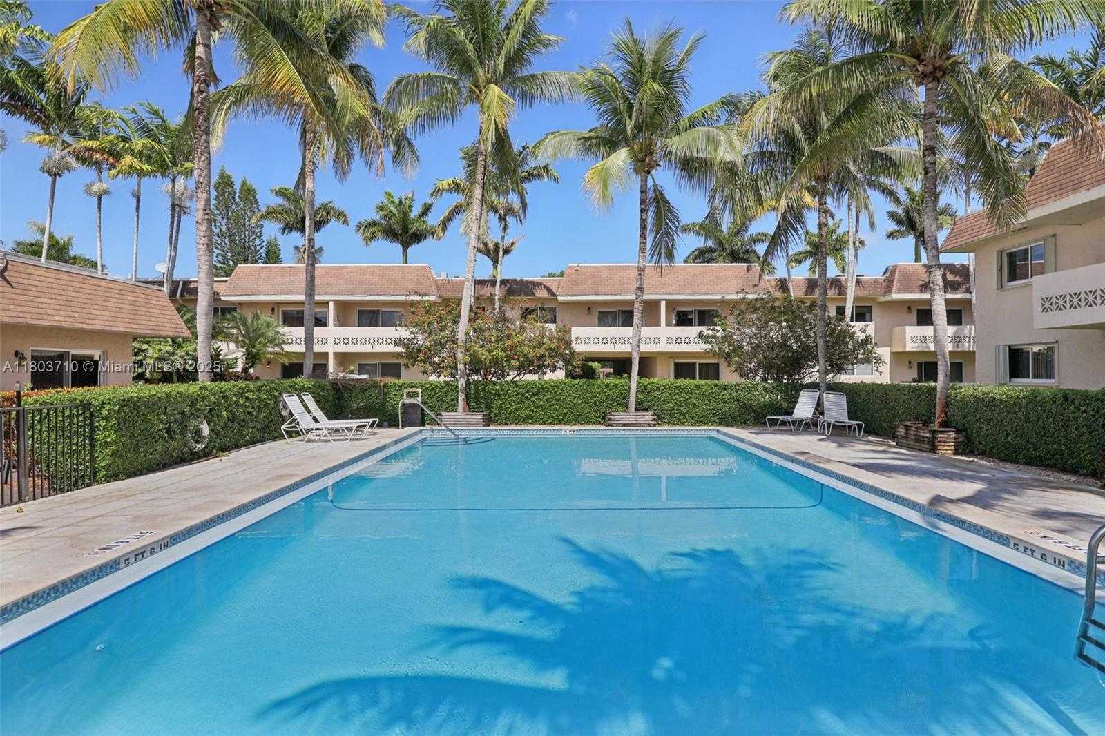Small Image of 14500 SOUTH WEST 88TH AVE #104, Palmetto Bay Number 26