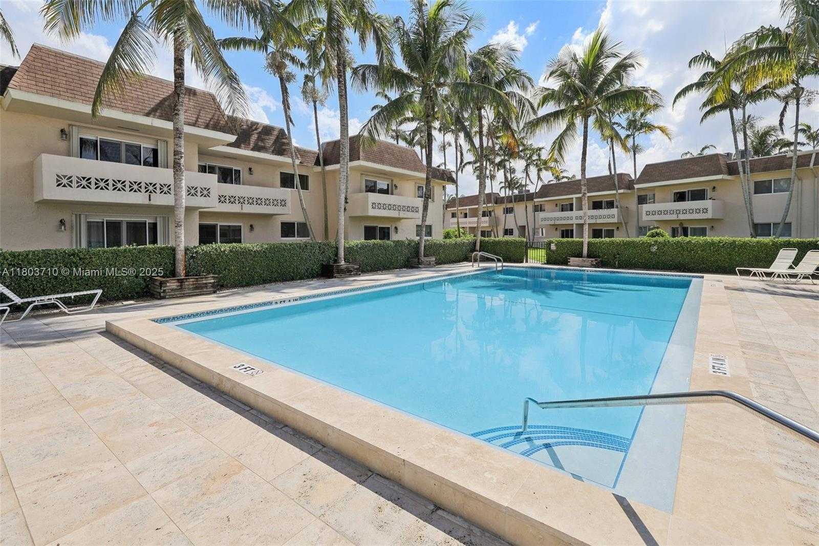 Small Image of 14500 SOUTH WEST 88TH AVE #104, Palmetto Bay Number 27