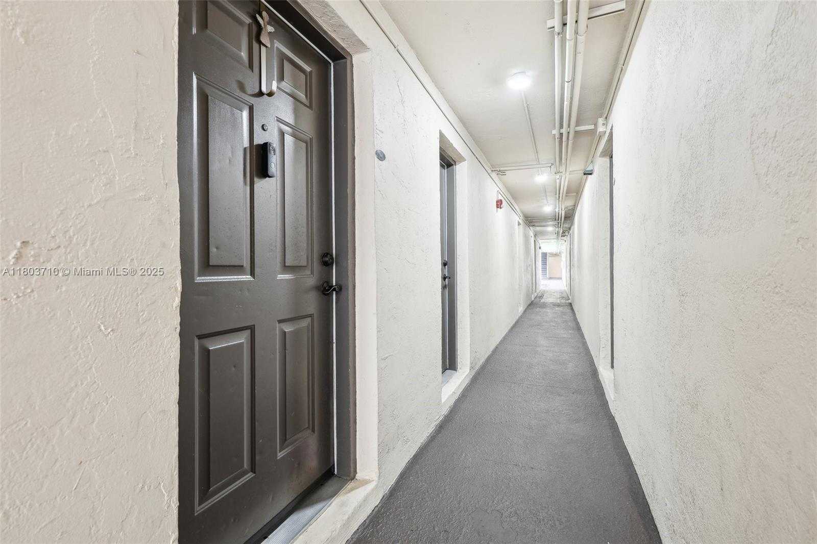 Small Image of 14500 SOUTH WEST 88TH AVE #104, Palmetto Bay Number 3