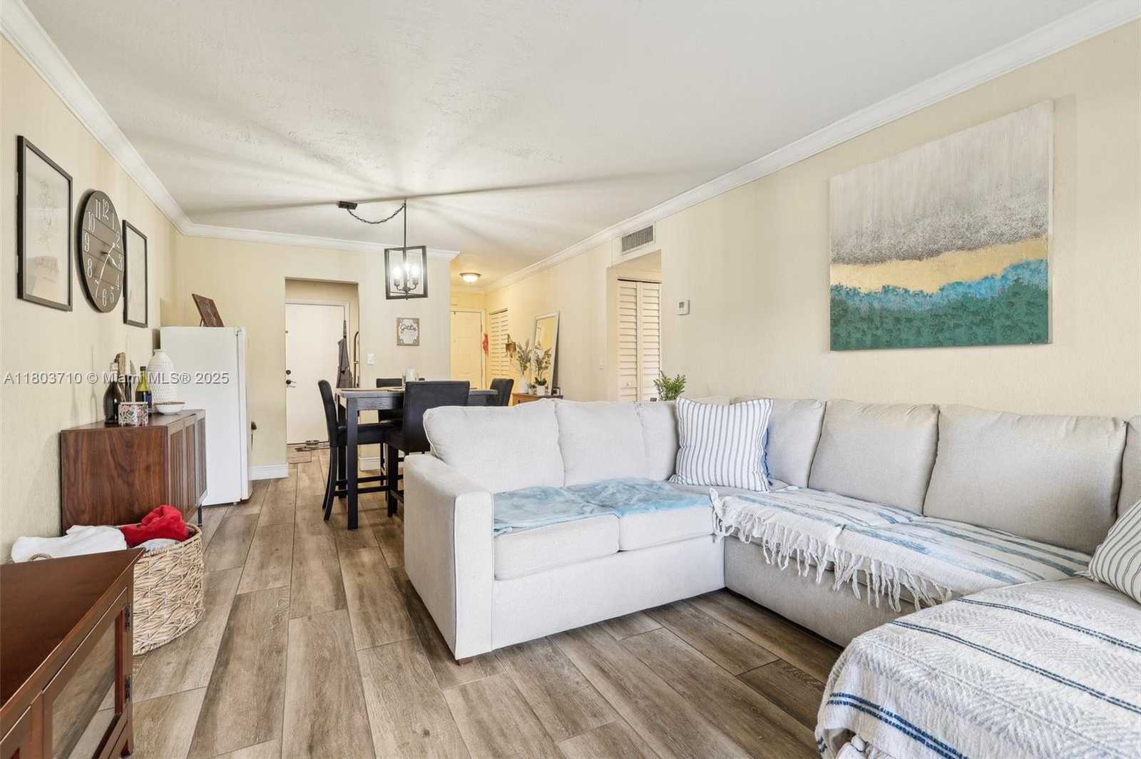 Small Image of 14500 SOUTH WEST 88TH AVE #104, Palmetto Bay Number 4