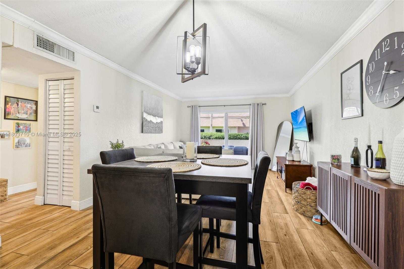 Small Image of 14500 SOUTH WEST 88TH AVE #104, Palmetto Bay Number 7