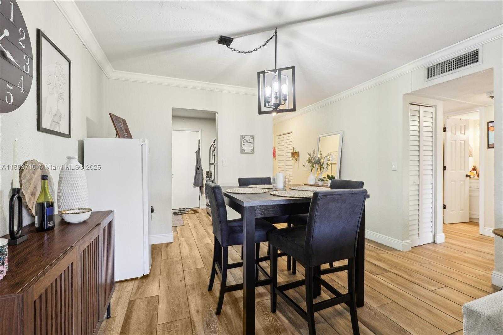 Small Image of 14500 SOUTH WEST 88TH AVE #104, Palmetto Bay Number 8