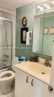 Small Image of 1400 SAINT CHARLES PL #L4, Pembroke Pines Number 22
