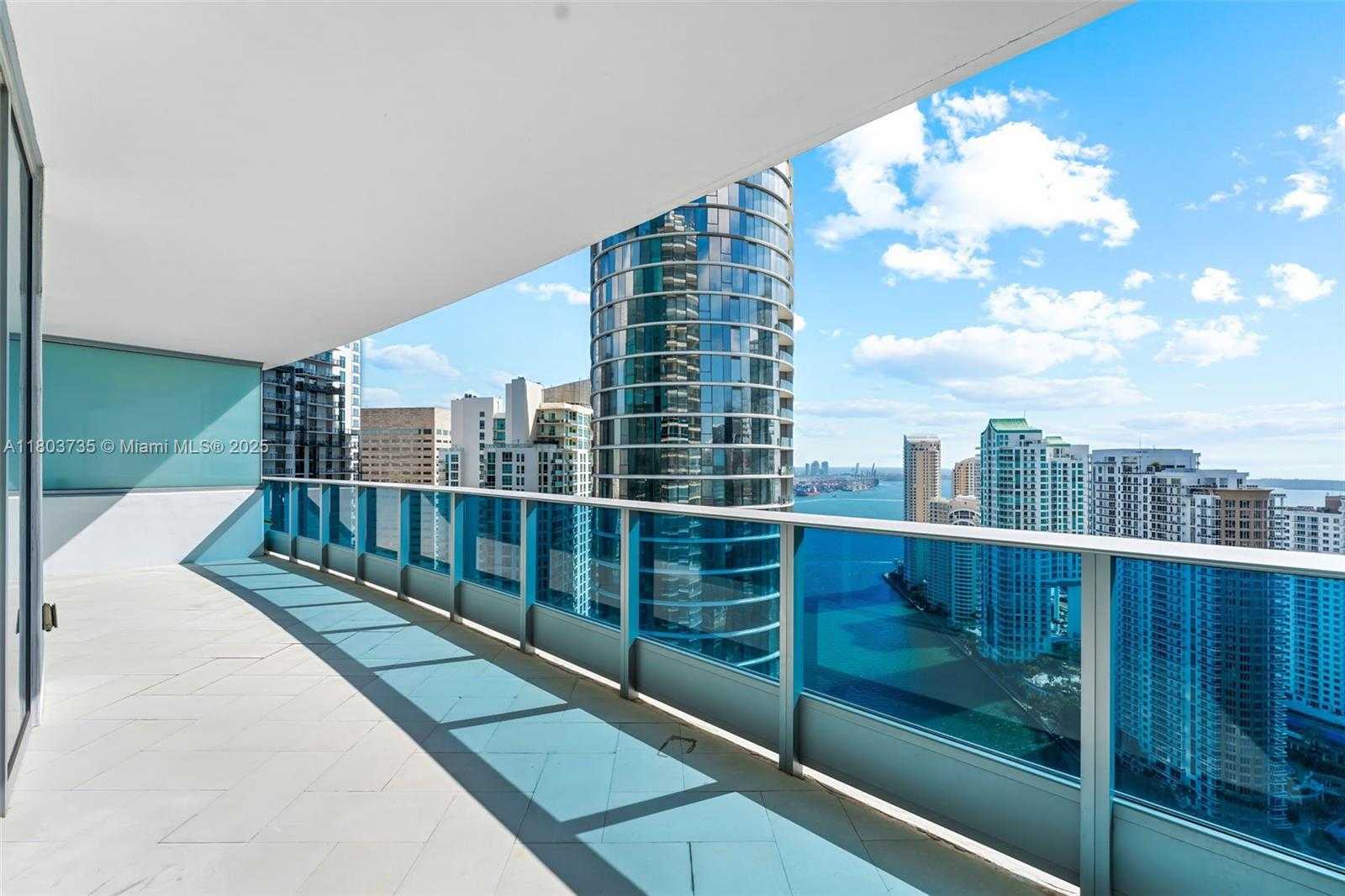 Small Image of 200 BISCAYNE BOULEVARD WAY #4005, Miami Number 2