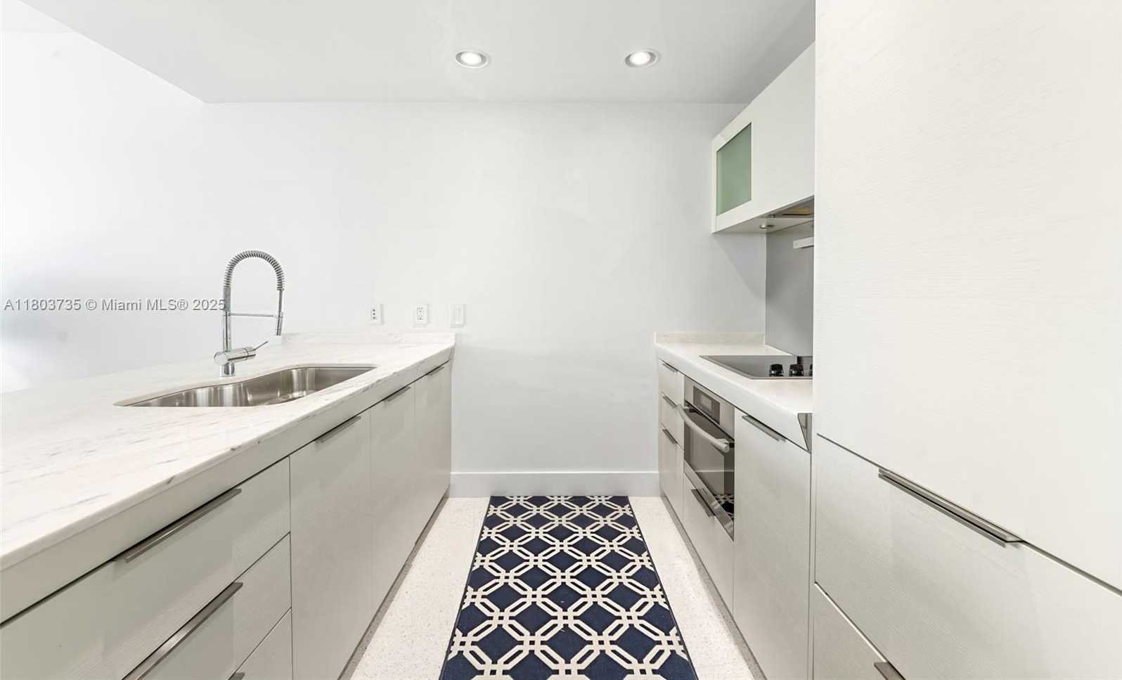 Small Image of 200 BISCAYNE BOULEVARD WAY #4005, Miami Number 6
