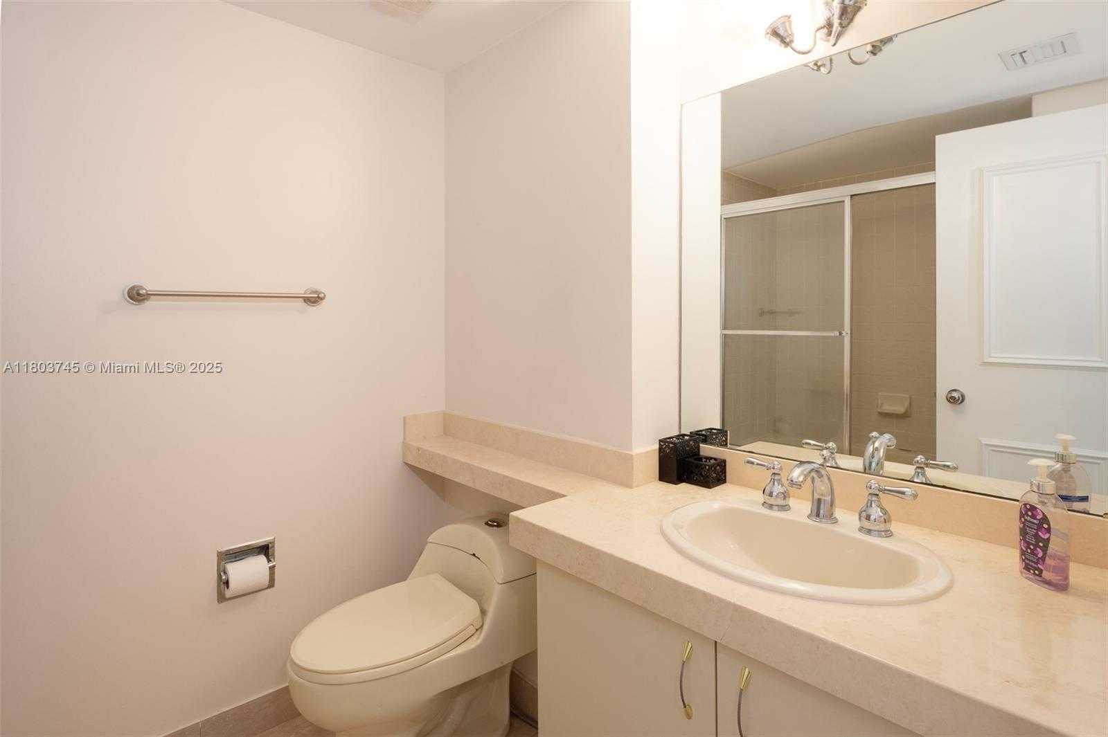 Small Image of 1000 WEST ISLAND BLVD #2707, Aventura Number 16